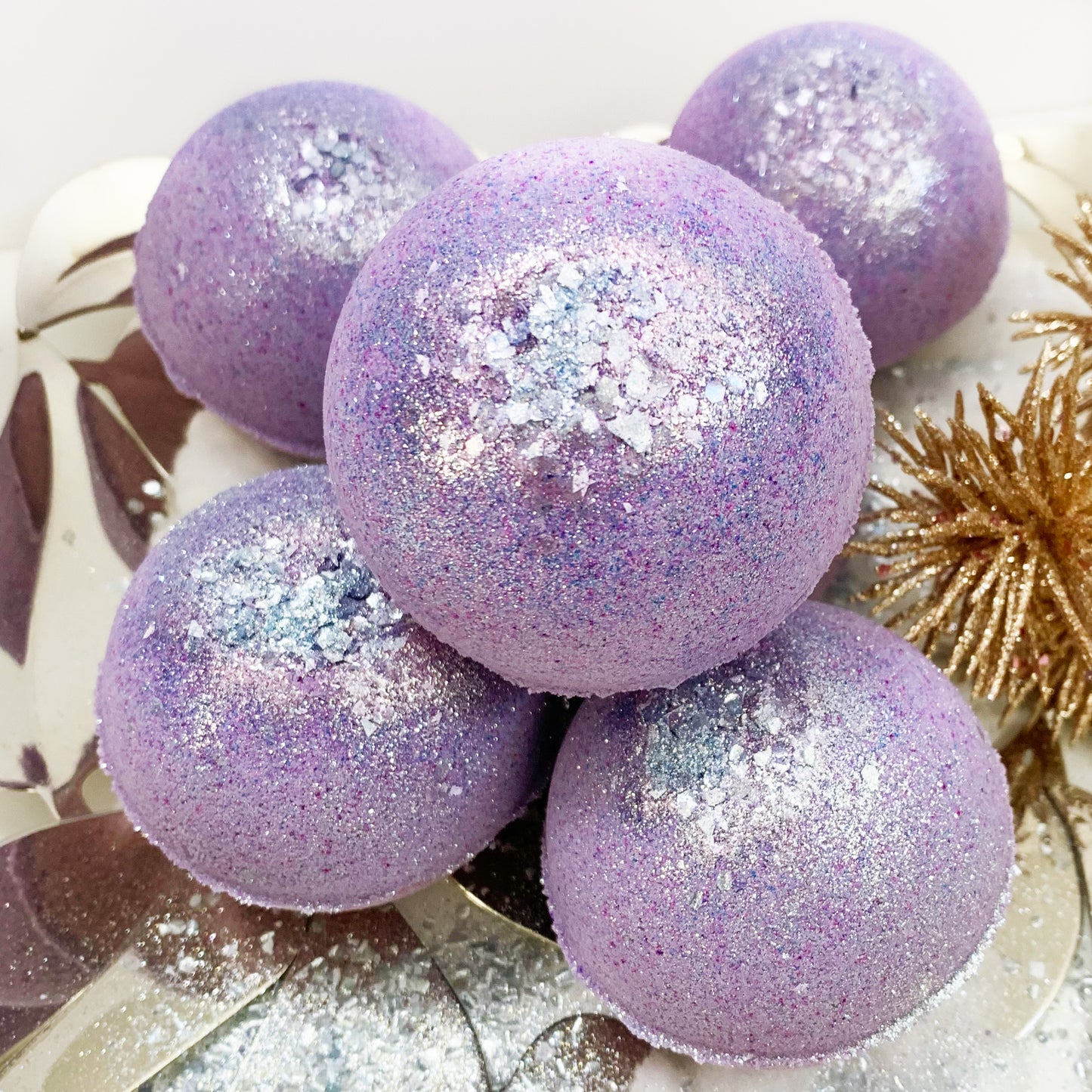 Snow Berry Bath Bomb